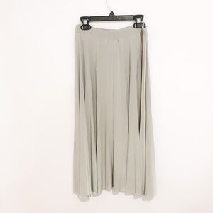 Boohoo Lilac Grey Pleated Maxi Skirt